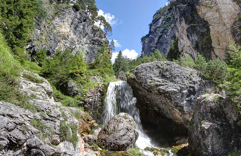 Alle Cascate di Ciastlins e alla Malga Ciastlins 